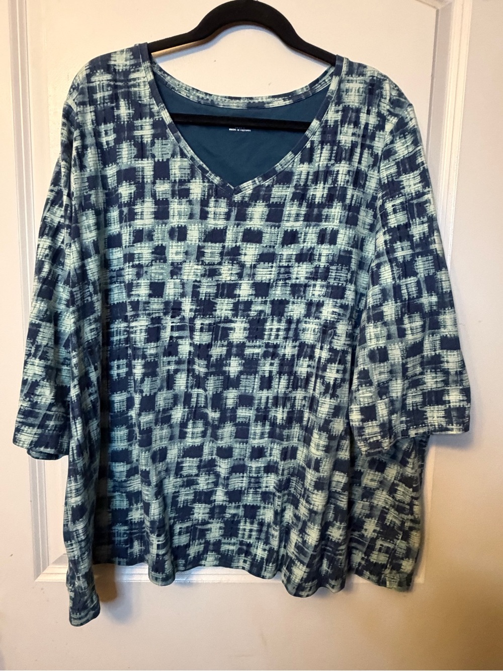 Catherines 2X 22/24W Abstract Check Print V-Neck 3/4 Sleeve Top